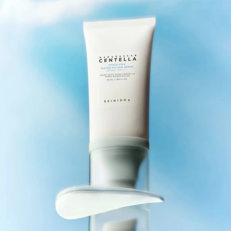 ضد آفتاب سنتلا مدل بی رنگ SPF50 حجم50میلی لیتر